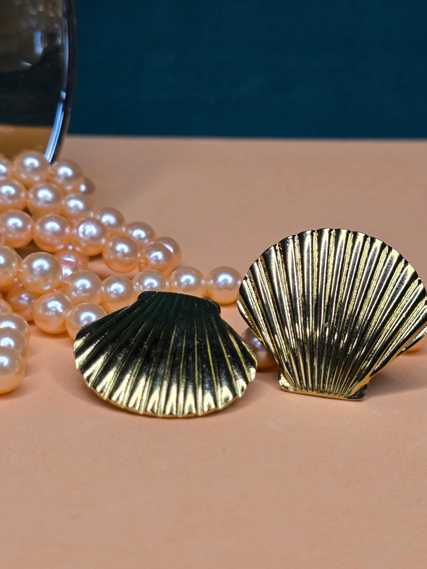 Classic Shells Gold Stainless Steel
