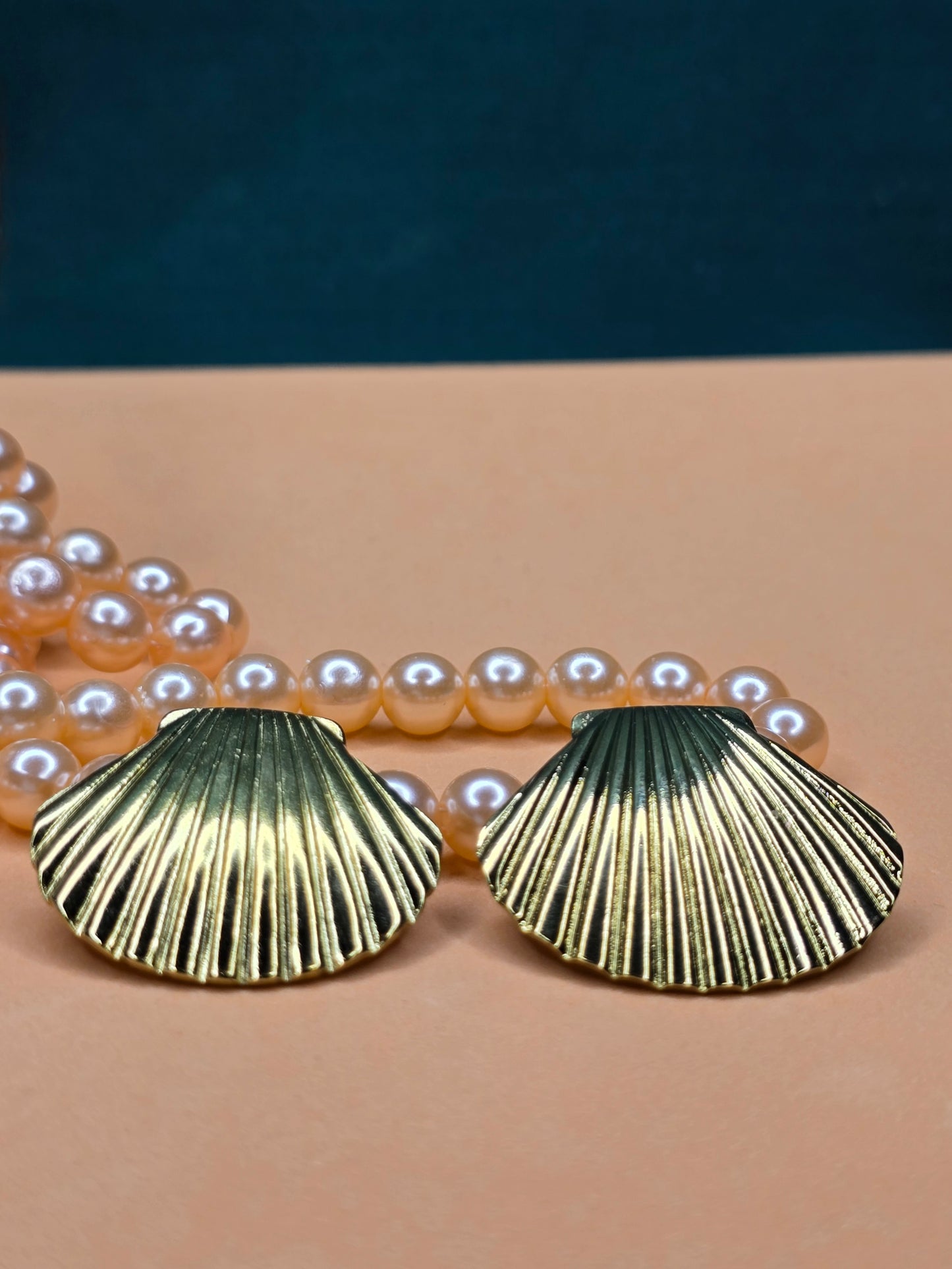 Classic Shells Gold Stainless Steel