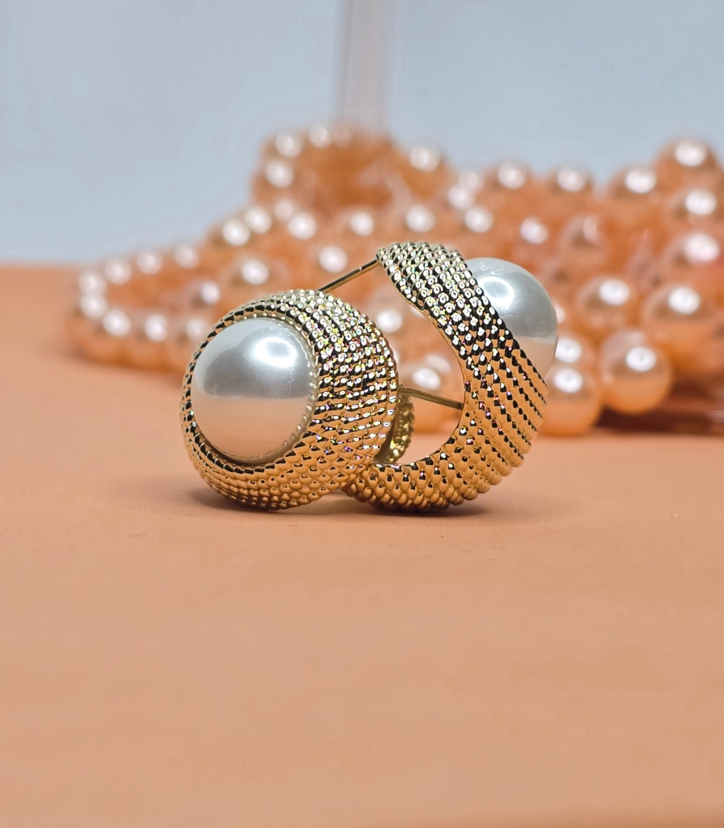 Viva Pearl: Gold-Plated Pearl Hoop Earrings