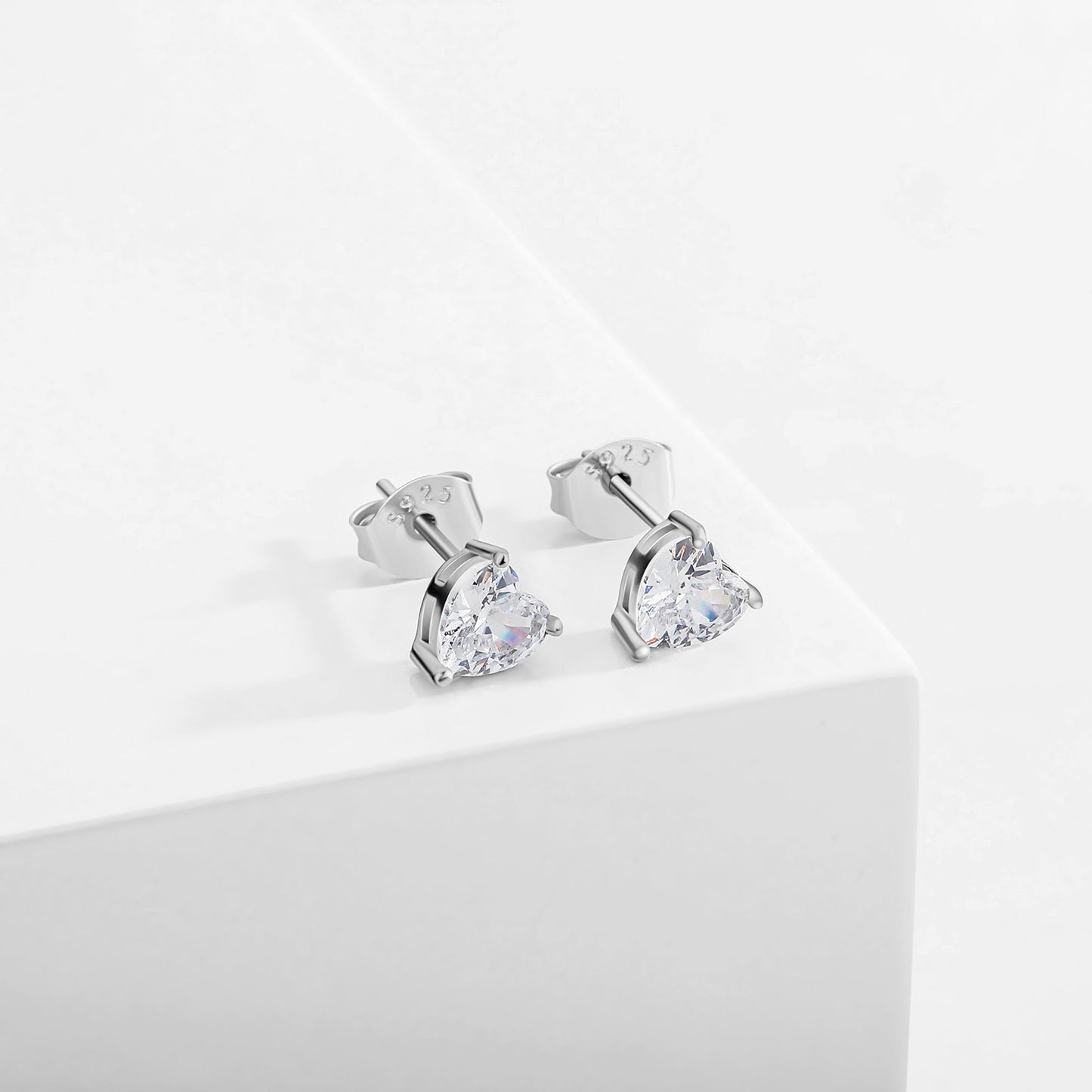 Top Luxury Heart 3-6.5MM 0.1-1 Carat D Color Moissanite Earrings made with 925 Sterling Silver Jewelry and GRA Certificate