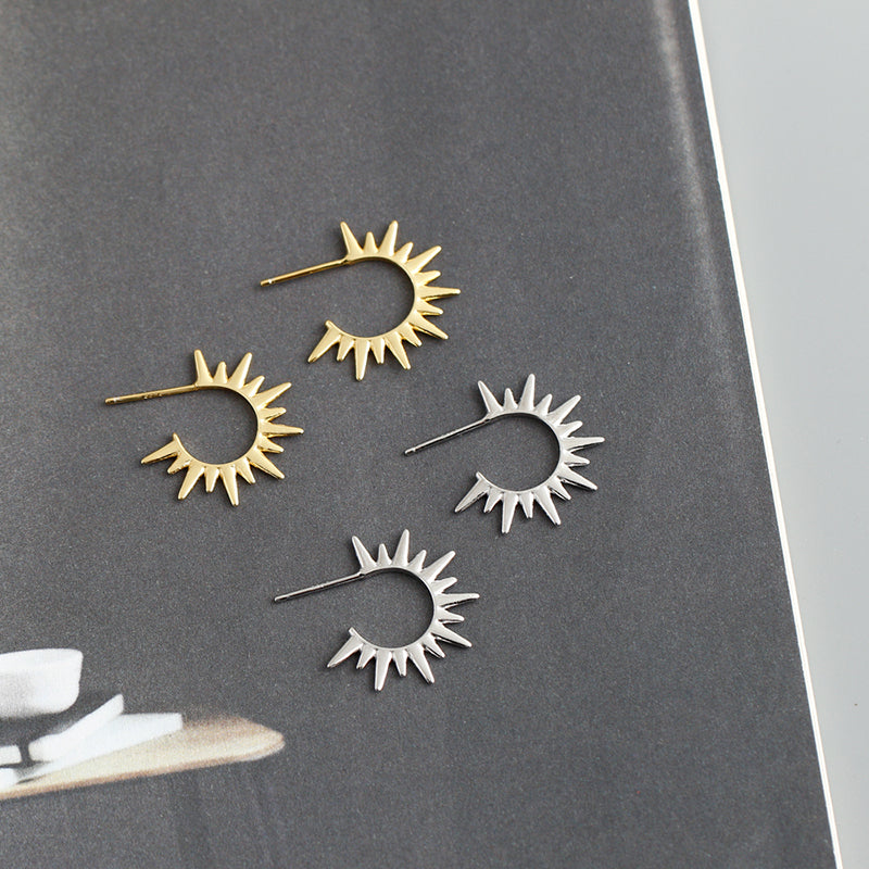 Minimalist Sun Earrings made of 925 Sterling Silver and High Quality Gold Plated