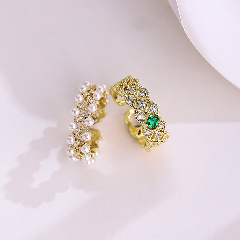 Fine Quality Adjustable Ring with High Quality Gold plating and AAA quality Emerald stones