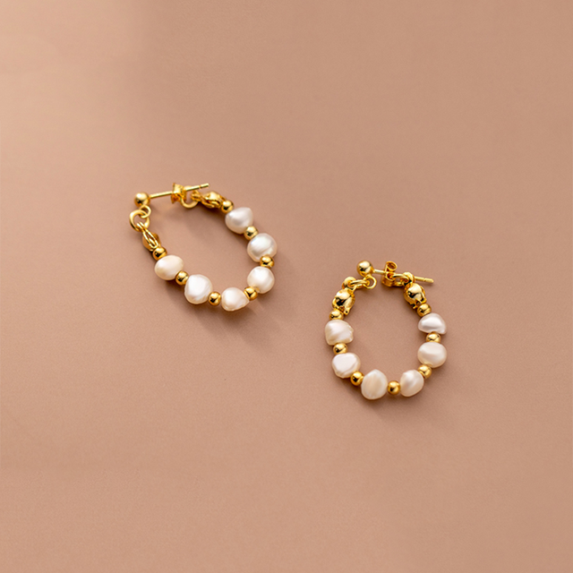 Delicate 925 Sterling Silver circular Earrings with Baroque Freshwater Pearl and high quality Gold plating