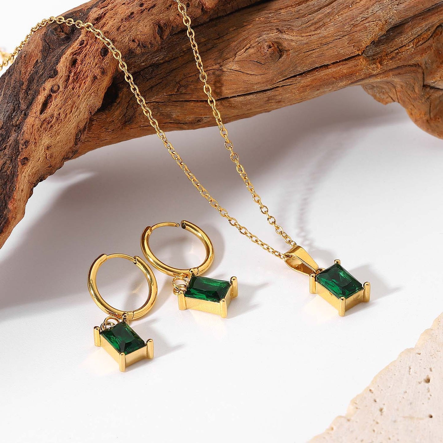 Delicate Square Emerald Green Zirconia Necklace and Earrings Made of High Quality Stainless Steel and Gold Plating