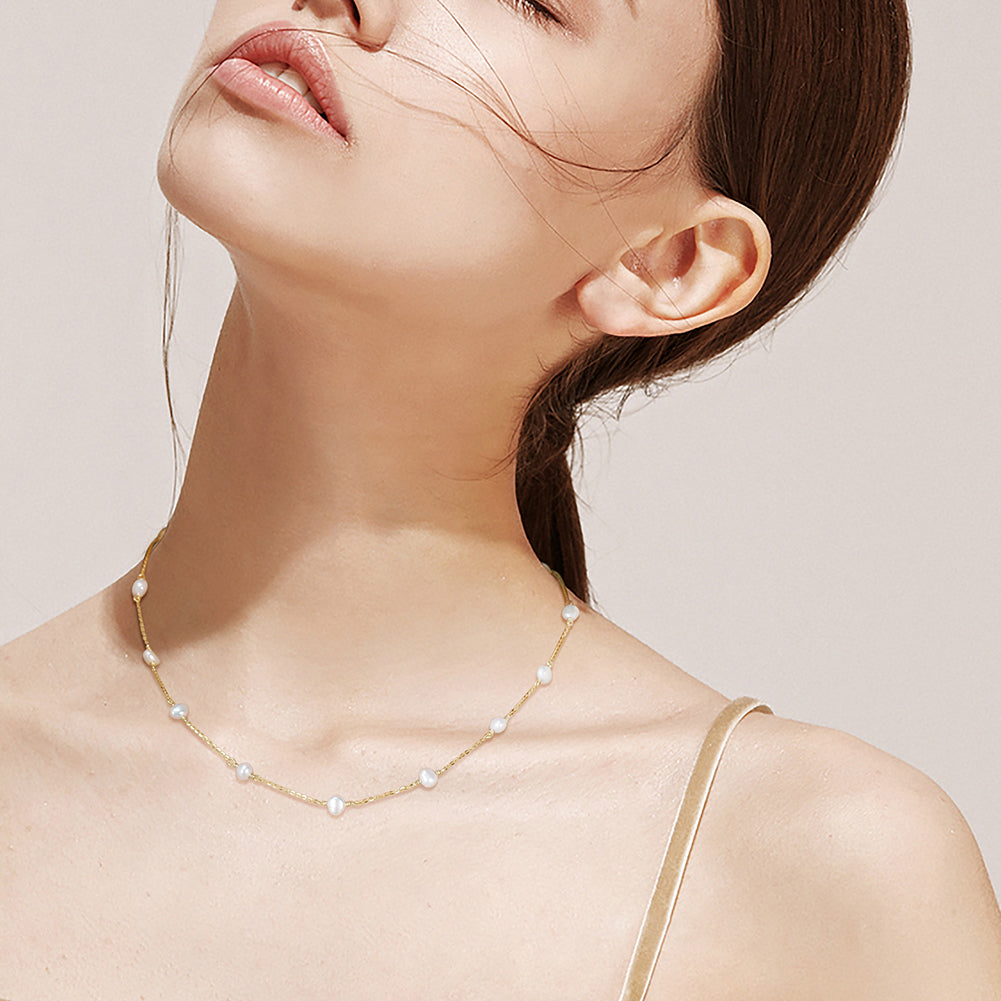 Necklace made in Sterling Silver and bathed in high quality gold, with Baroque Pearls