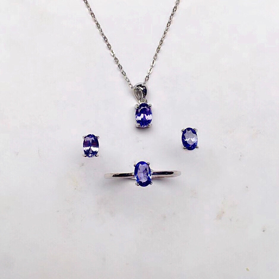 WoW Factor Natural Tanzanite Set: Ring, earrings and Pendant made of 925 Sterling Silver